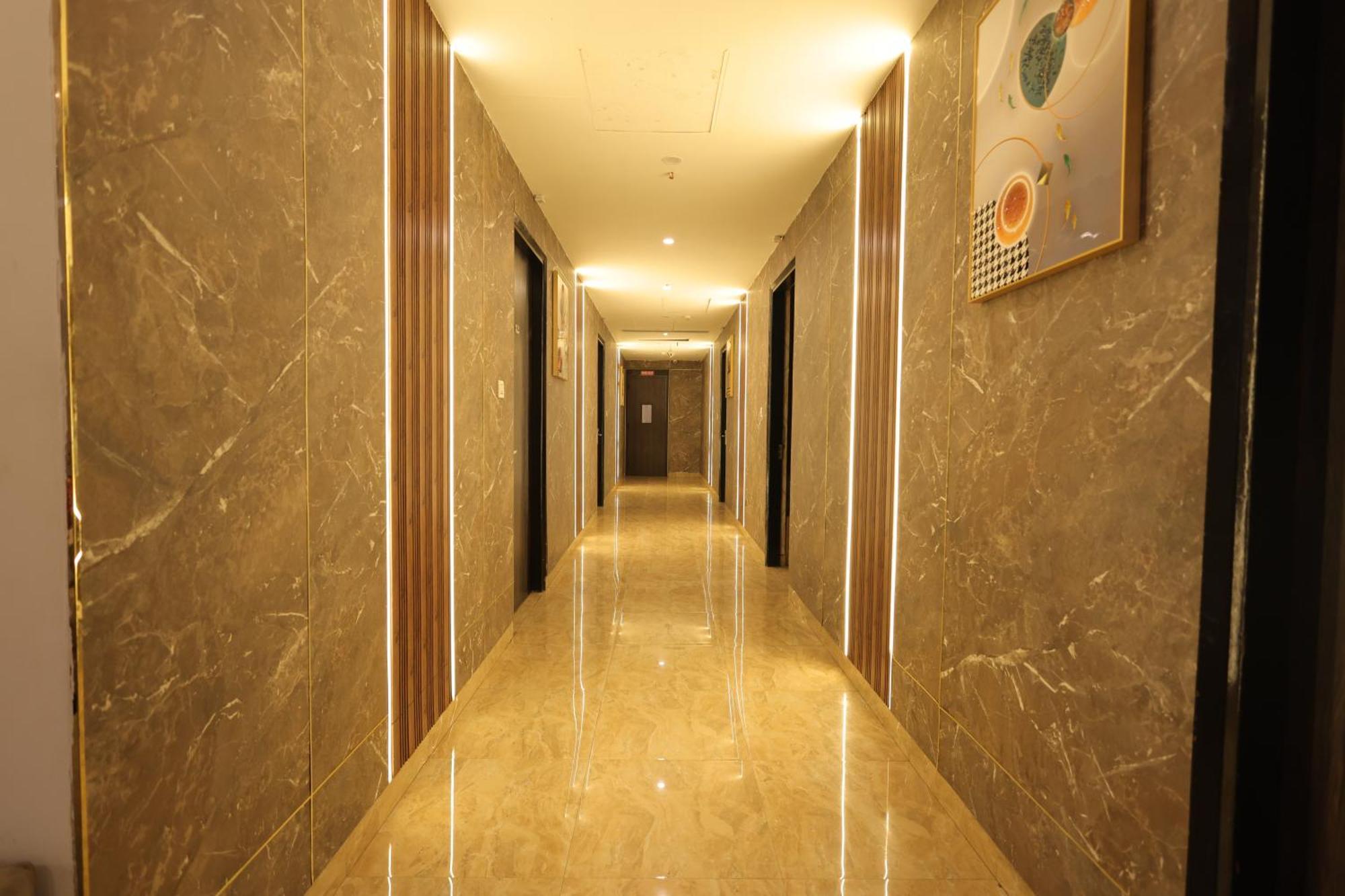 Crown Ceremonies Hotel Faridabad Luaran gambar