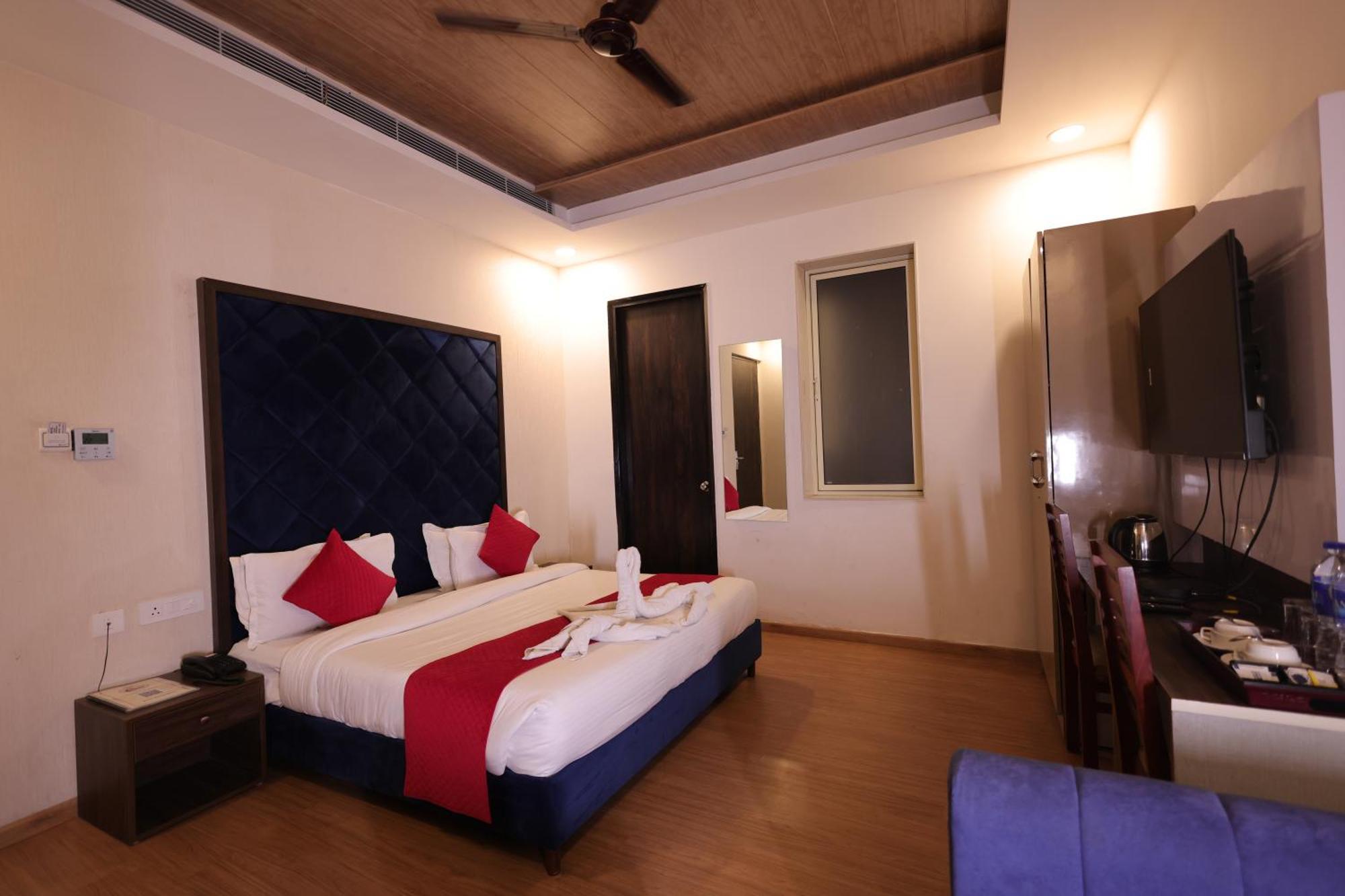 Crown Ceremonies Hotel Faridabad Luaran gambar